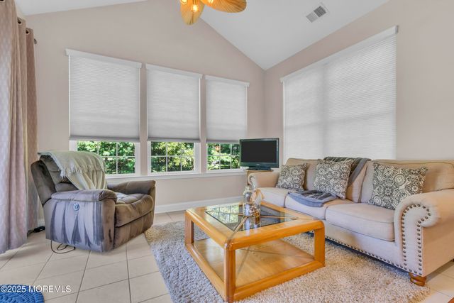 40 Bunker Hill Drive, Allentown, NJ 08501