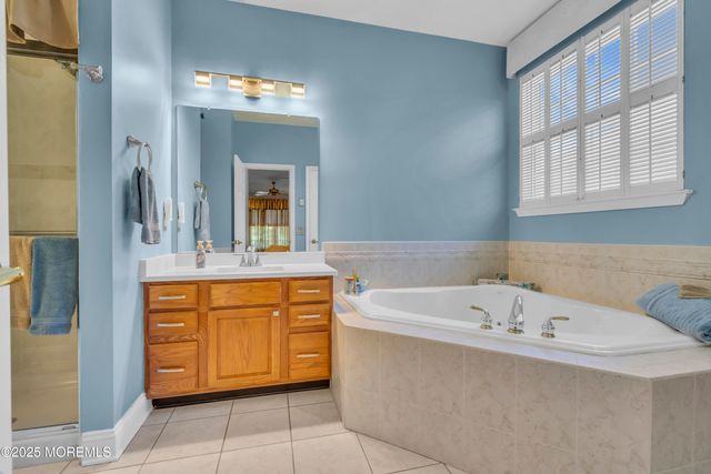 40 Bunker Hill Drive, Allentown, NJ 08501