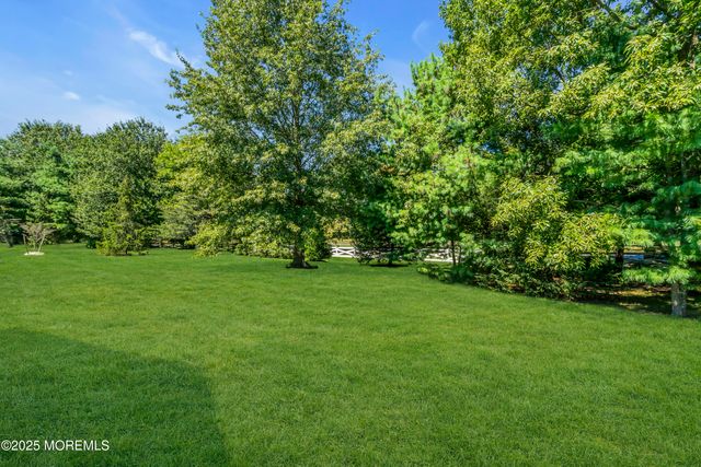 40 Bunker Hill Drive, Allentown, NJ 08501