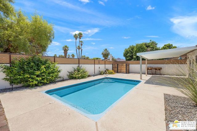 43180 Virginia Avenue, Palm Desert, CA 92211