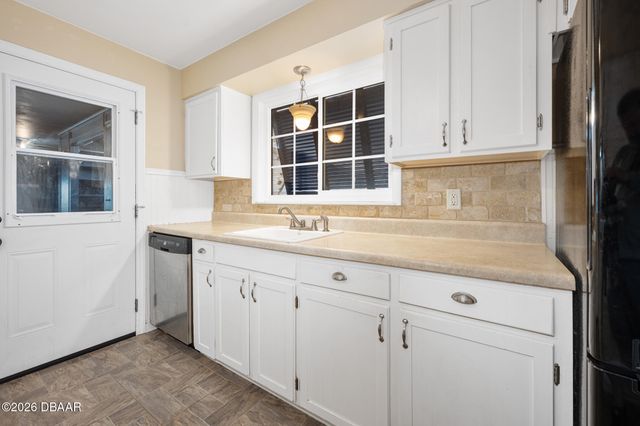 1125 Bel Aire Drive, Daytona Beach, FL 32118