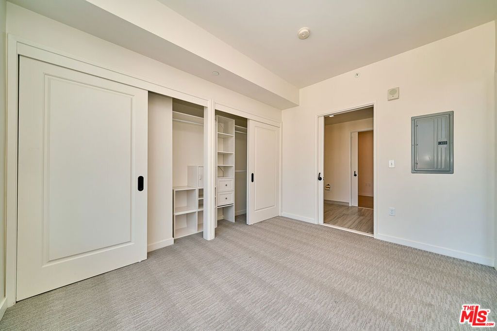 Image 28 of property listing at 1050 S Grand Avenue 1008, Los Angeles, CA 90015