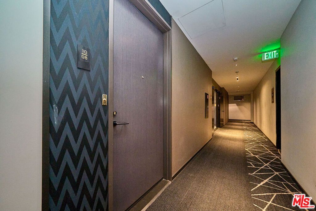 Image 36 of property listing at 1050 S Grand Avenue 1008, Los Angeles, CA 90015