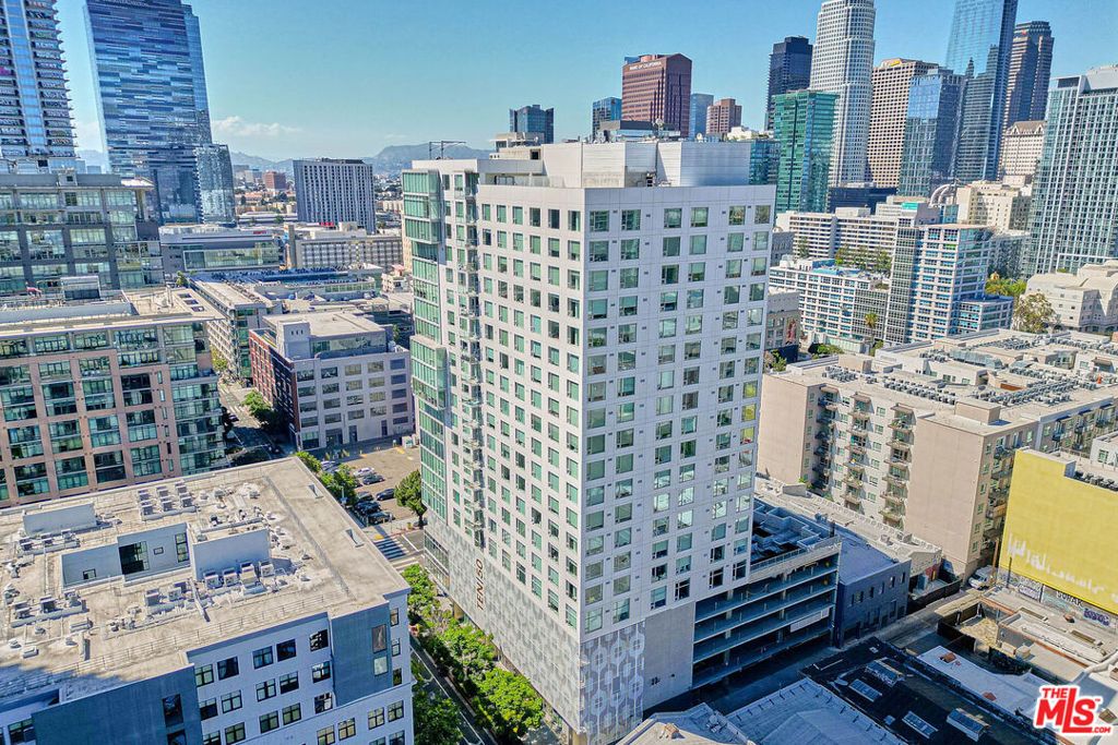 Image 47 of property listing at 1050 S Grand Avenue 1008, Los Angeles, CA 90015