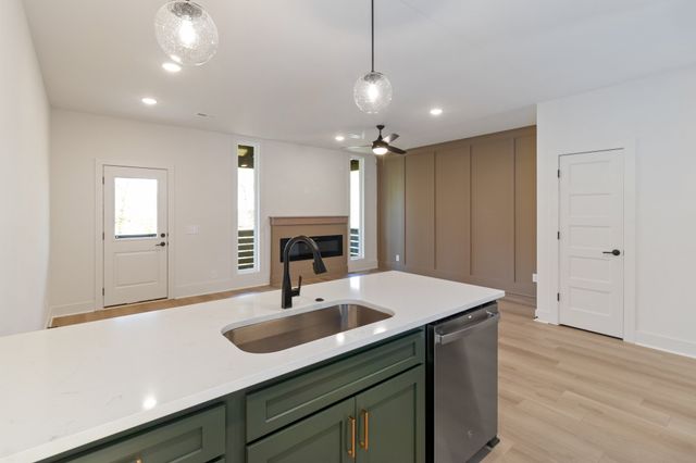 10 Holland Park West, Clarksville, TN 37043