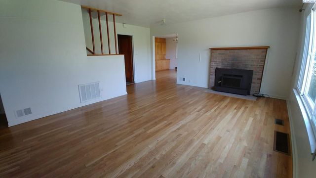 1225 NE Orchard Dr, Pullman, WA 99163