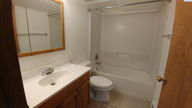 1225 NE Orchard Dr, Pullman, WA 99163