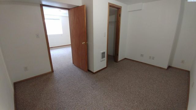 1225 NE Orchard Dr, Pullman, WA 99163