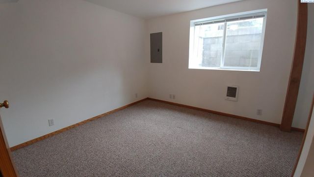 1225 NE Orchard Dr, Pullman, WA 99163