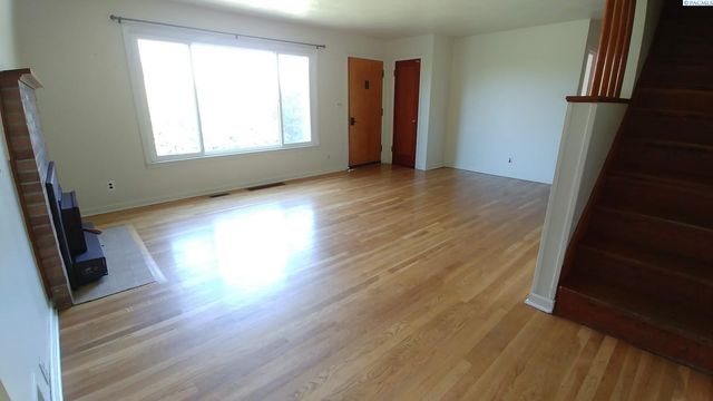 1225 NE Orchard Dr, Pullman, WA 99163