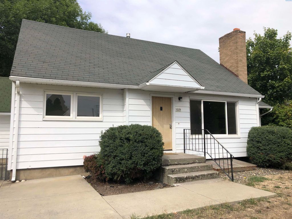 1225 NE Orchard Dr, Pullman, WA 99163