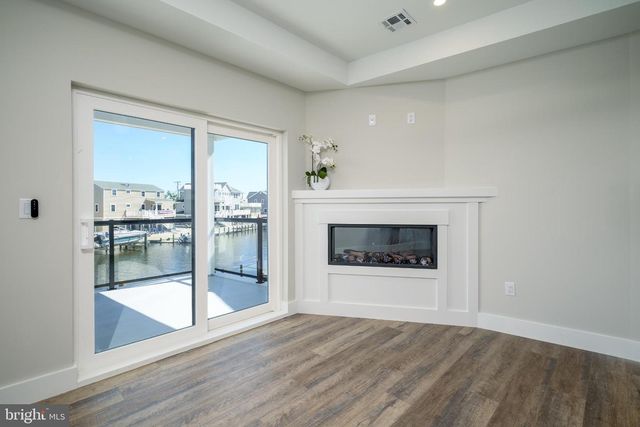 1426 PAUL BLVD, Manahawkin, NJ 08050