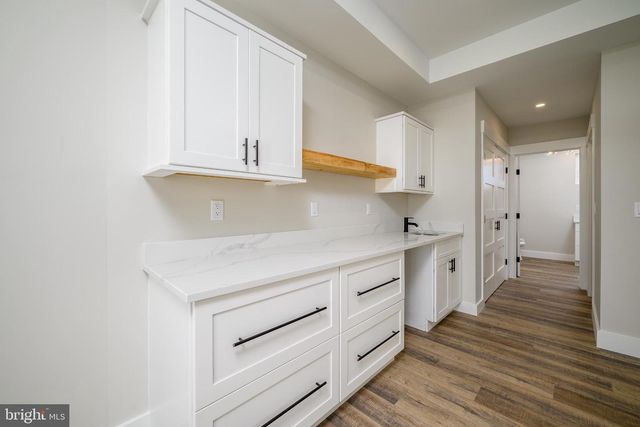 1426 PAUL BLVD, Manahawkin, NJ 08050