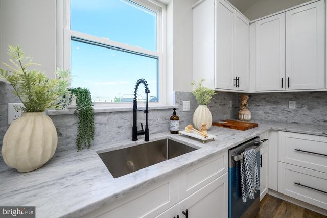 1426 PAUL BLVD, Manahawkin, NJ 08050