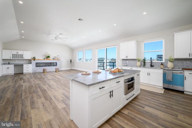 1426 PAUL BLVD, Manahawkin, NJ 08050