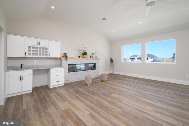 1426 PAUL BLVD, Manahawkin, NJ 08050