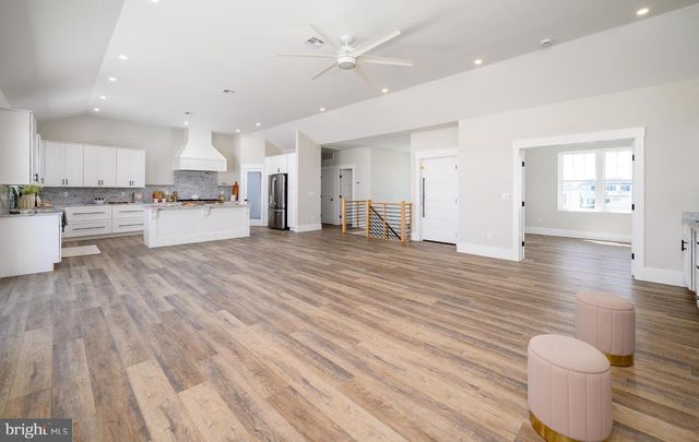 1426 PAUL BLVD, Manahawkin, NJ 08050