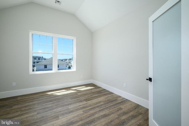 1426 PAUL BLVD, Manahawkin, NJ 08050