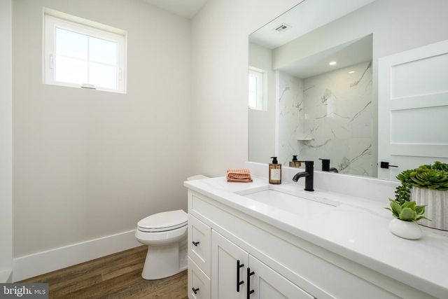 1426 PAUL BLVD, Manahawkin, NJ 08050