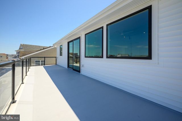 1426 PAUL BLVD, Manahawkin, NJ 08050