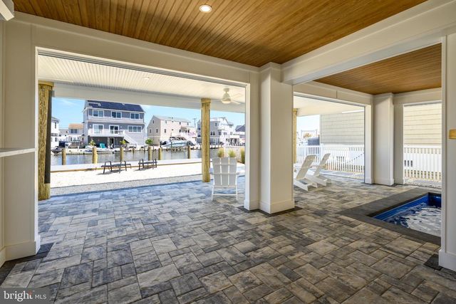 1426 PAUL BLVD, Manahawkin, NJ 08050