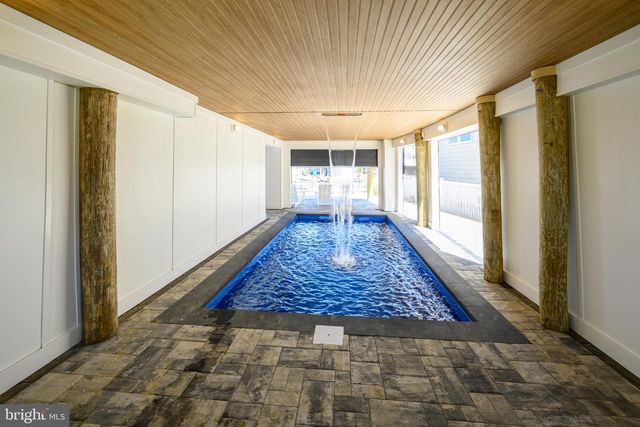 1426 PAUL BLVD, Manahawkin, NJ 08050