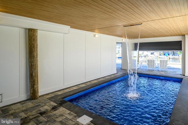 1426 PAUL BLVD, Manahawkin, NJ 08050