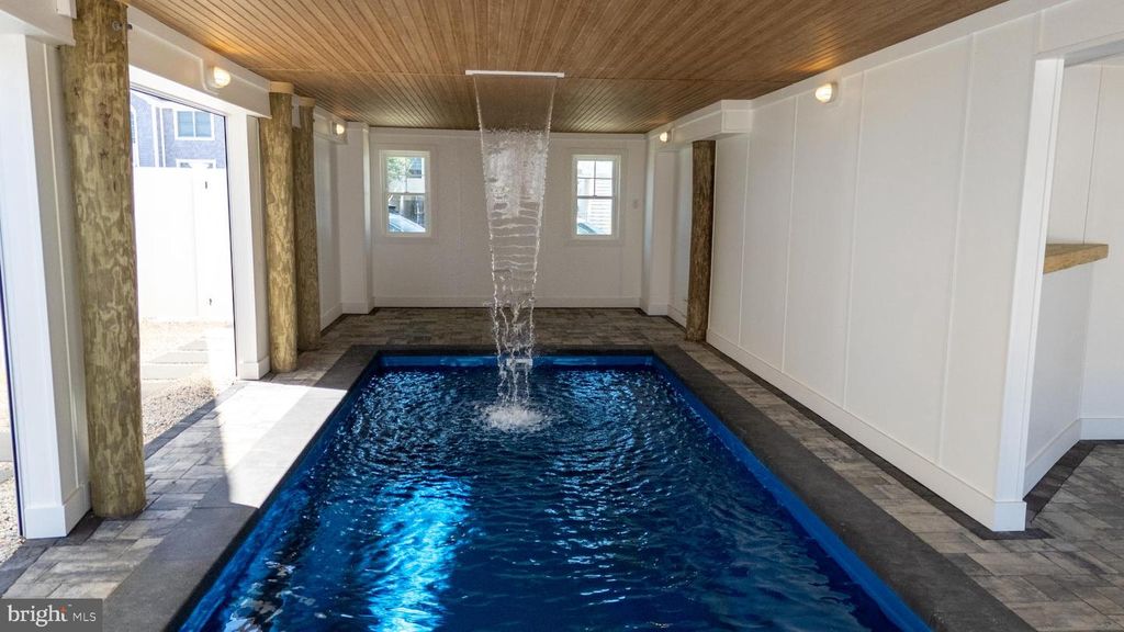 1426 PAUL BLVD, Manahawkin, NJ 08050