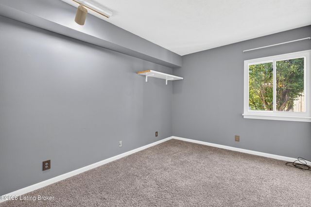 1935 Gardiner Ln E 80, Louisville, KY 40205