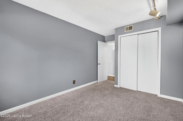 1935 Gardiner Ln E 80, Louisville, KY 40205