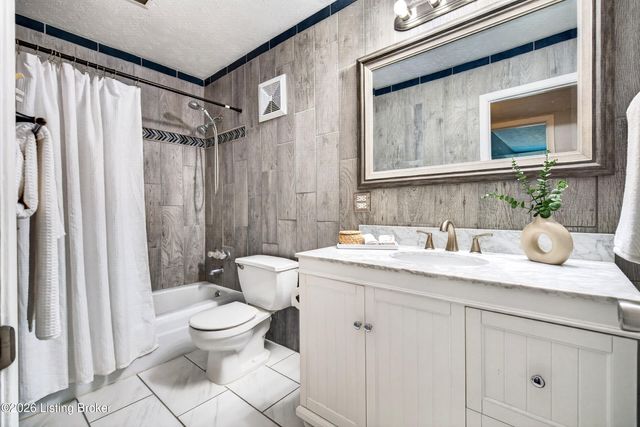 1935 Gardiner Ln E 80, Louisville, KY 40205