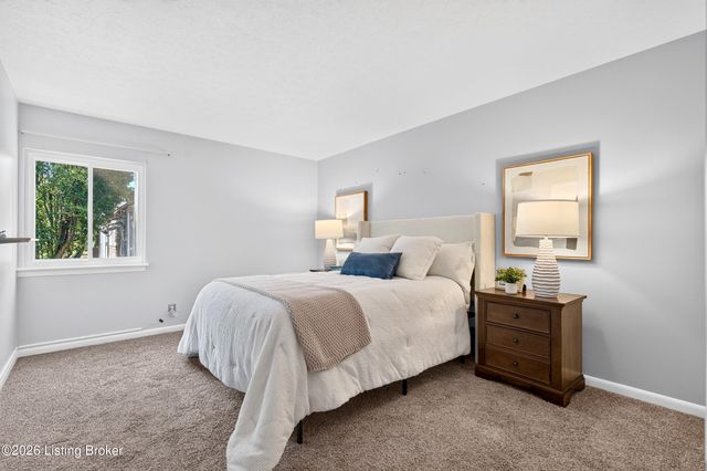1935 Gardiner Ln E 80, Louisville, KY 40205