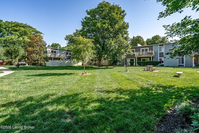 1935 Gardiner Ln E 80, Louisville, KY 40205