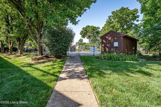 1935 Gardiner Ln E 80, Louisville, KY 40205