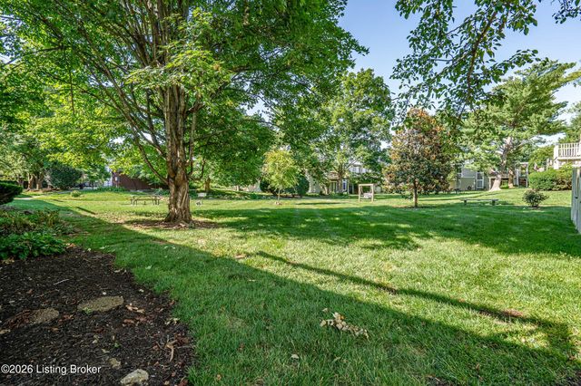 1935 Gardiner Ln E 80, Louisville, KY 40205