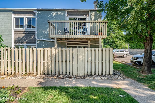 1935 Gardiner Ln E 80, Louisville, KY 40205