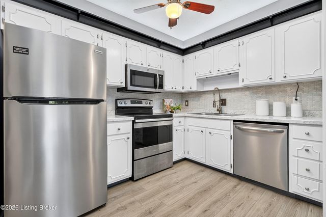 1935 Gardiner Ln E 80, Louisville, KY 40205