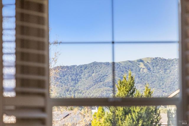 8 Rowe Ranch Ct, Novato, CA 94949