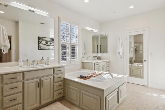 8 Rowe Ranch Ct, Novato, CA 94949