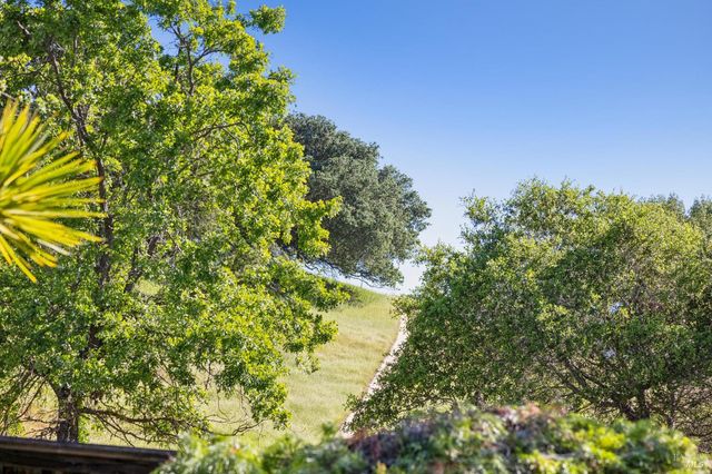 8 Rowe Ranch Ct, Novato, CA 94949