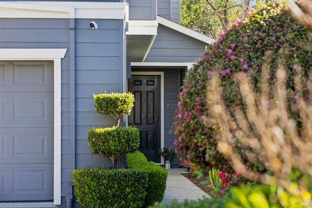 8 Rowe Ranch Ct, Novato, CA 94949