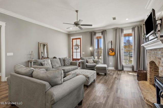 806 Long Leaf Circle, Brandon, MS 39042