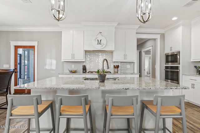 806 Long Leaf Circle, Brandon, MS 39042