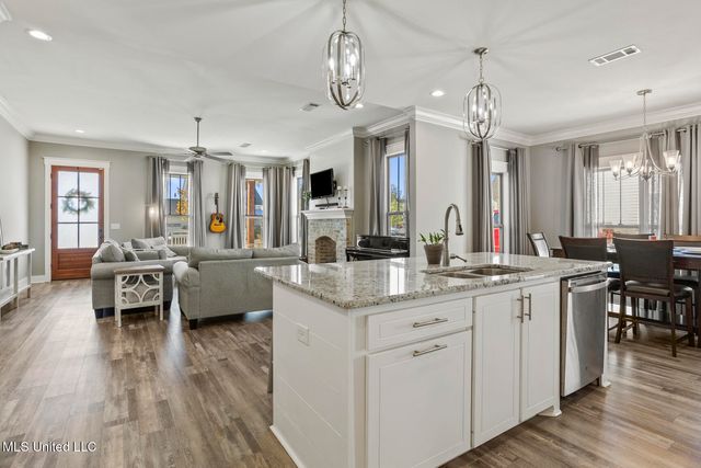 806 Long Leaf Circle, Brandon, MS 39042