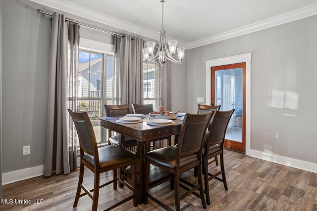 806 Long Leaf Circle, Brandon, MS 39042