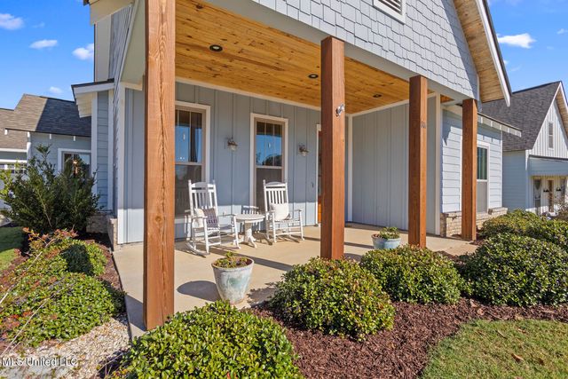 806 Long Leaf Circle, Brandon, MS 39042