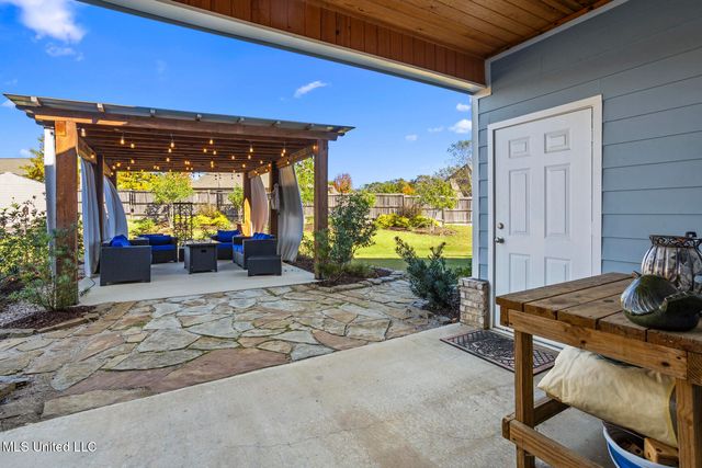 806 Long Leaf Circle, Brandon, MS 39042