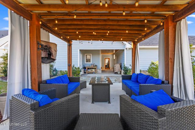 806 Long Leaf Circle, Brandon, MS 39042