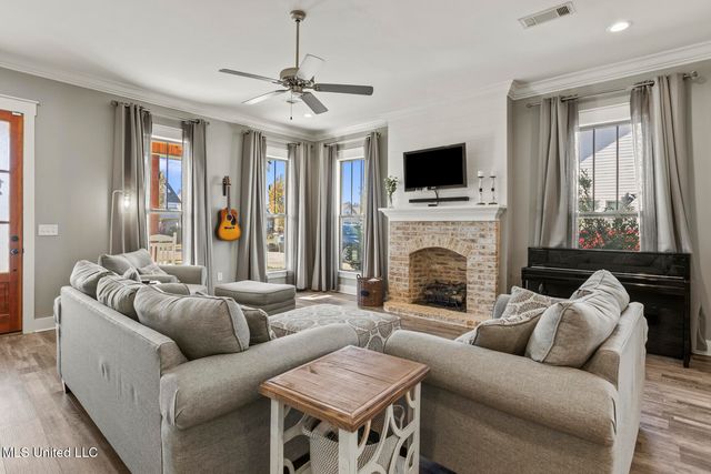 806 Long Leaf Circle, Brandon, MS 39042