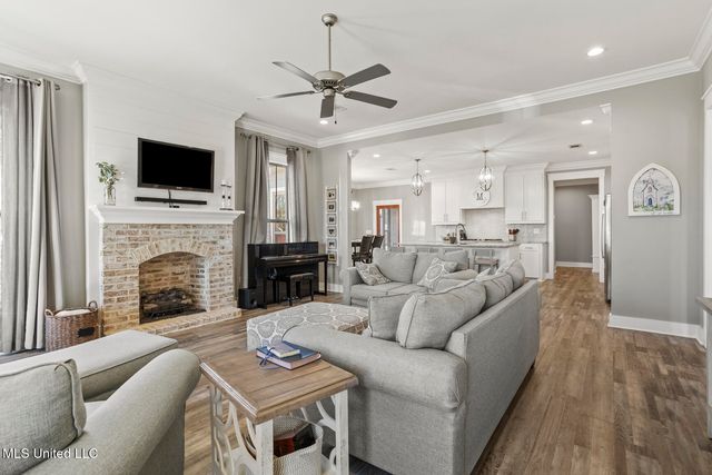 806 Long Leaf Circle, Brandon, MS 39042